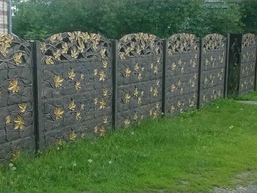 Декоративный секционный забор для частного дома