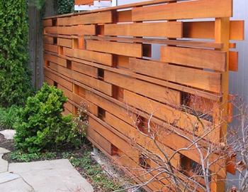 Декоративный деревянный забор